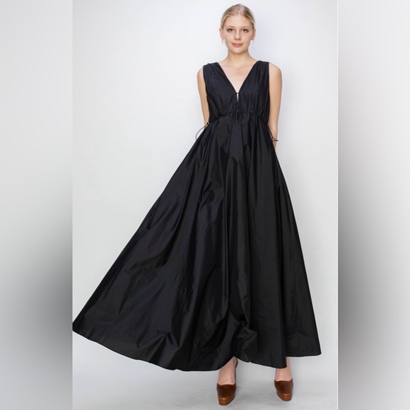 MELLODAY Dresses & Skirts - Melloday Black Sleeveless Long Dress